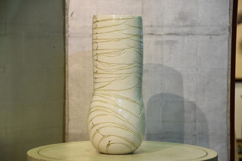 Vase by Kamitamarai Noritoshi - Image 2