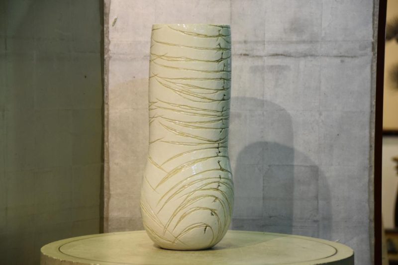 Vase by Kamitamarai Noritoshi - Image 12