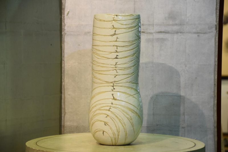 Vase by Kamitamarai Noritoshi - Image 11