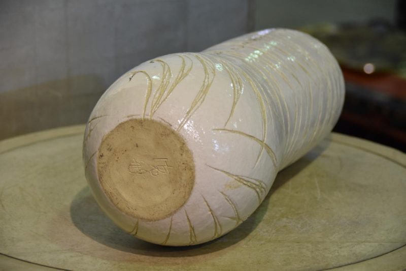 Vase by Kamitamarai Noritoshi - Image 4