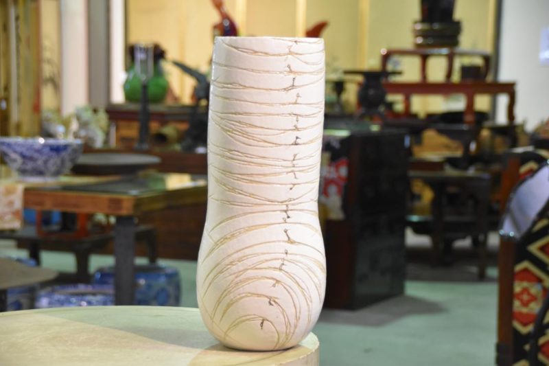 Vase by Kamitamarai Noritoshi - Image 3