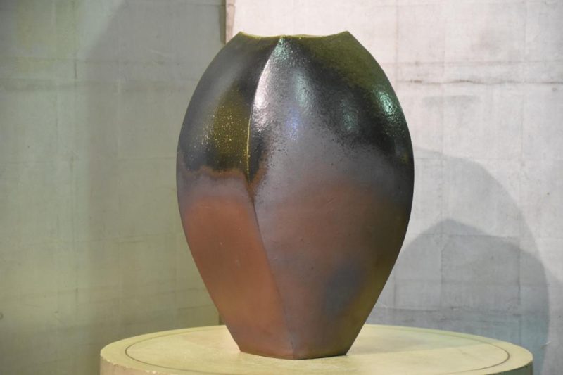Bizen Pottery Vase - Image 2