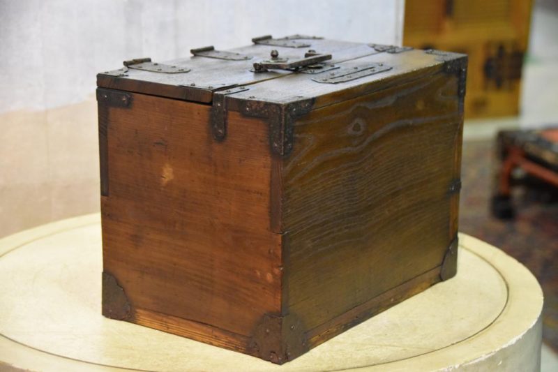 Japanese Suzuri Zeni Bako (Money Collection and Writing Chest) - Image 6