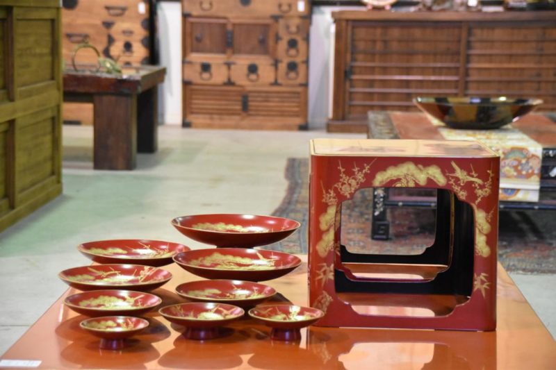Japanese Lacquered Wedding Sake Set - Image 2
