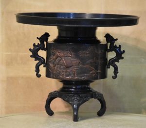 Usubata Bronze Ikenobu  Flower Vase