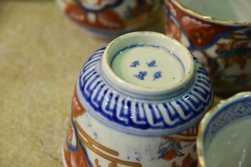 6 x Antique Japanese Imari Cups - Image 12