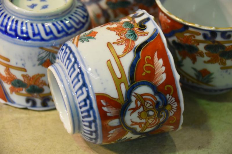 6 x Antique Japanese Imari Cups - Image 11