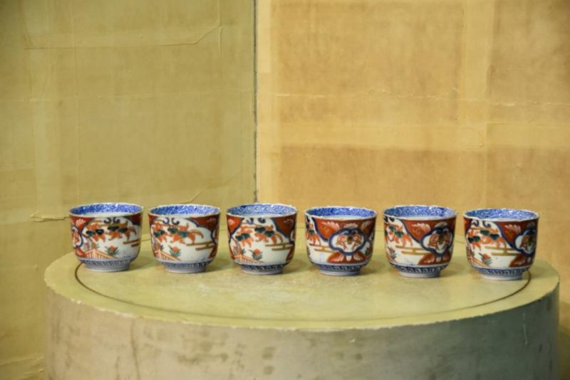 6 x Antique Japanese Imari Cups - Image 2