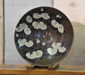 Large Japanese Tsubaki (Camellia) Plate/ Bowl