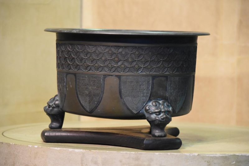 Japanese Bronze Brazier - Image 2