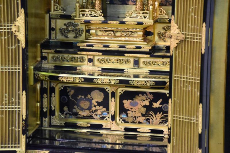 Butsudan Japanese Family Shrine - Image 8