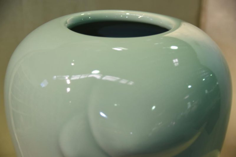 Japanese Seiji (Celadon) Vase - Image 8