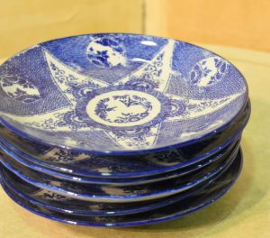 6 Dinner Plates