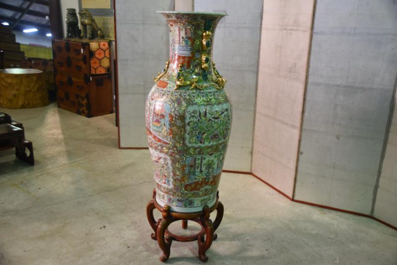 Vintage Chinese Floor Vase - Image 11