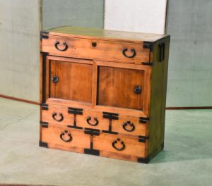 Osaka Choba Dansu (Merchants Chest)