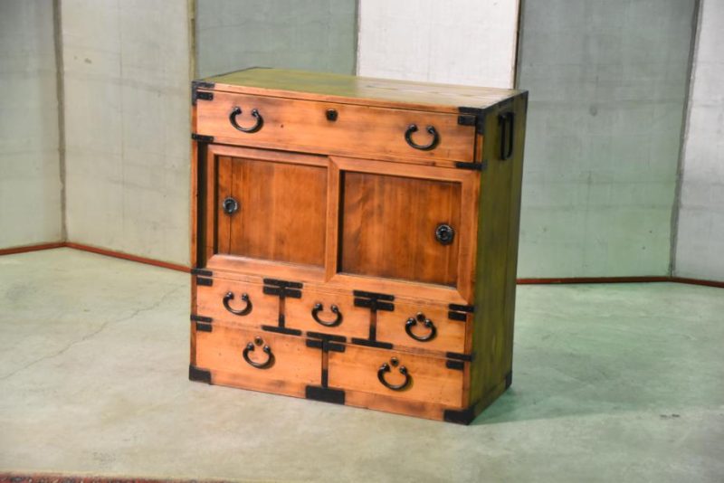 Osaka Choba Dansu (Merchants Chest)