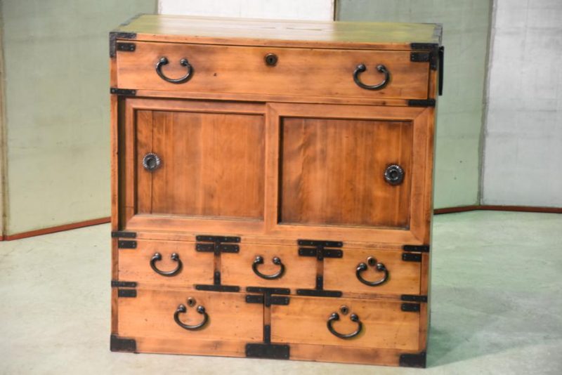 Osaka Choba Dansu (Merchants Chest) - Image 13