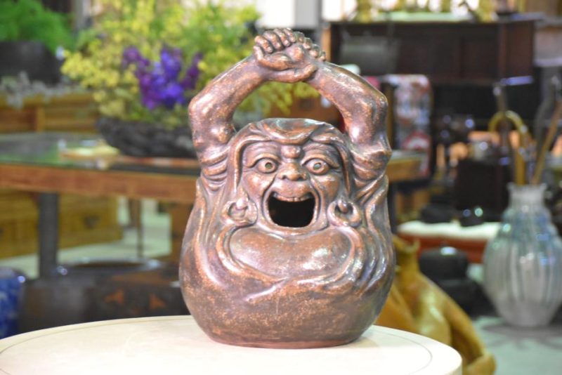 Bizen Pottery Daruma Hibachi - Image 3