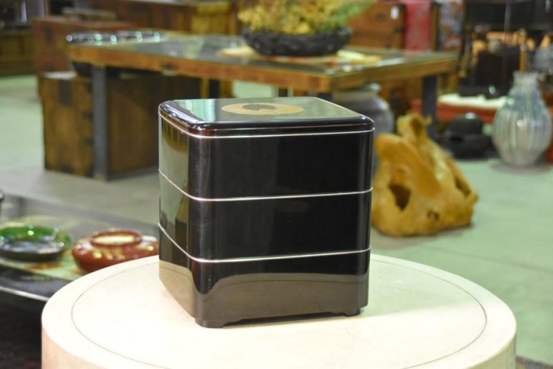 Japanese Lacquered Jubako (Stacking Box) - Image 2