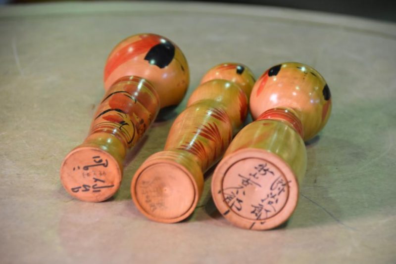 Group of 3 Small Kokeshi Dolls - Image 5