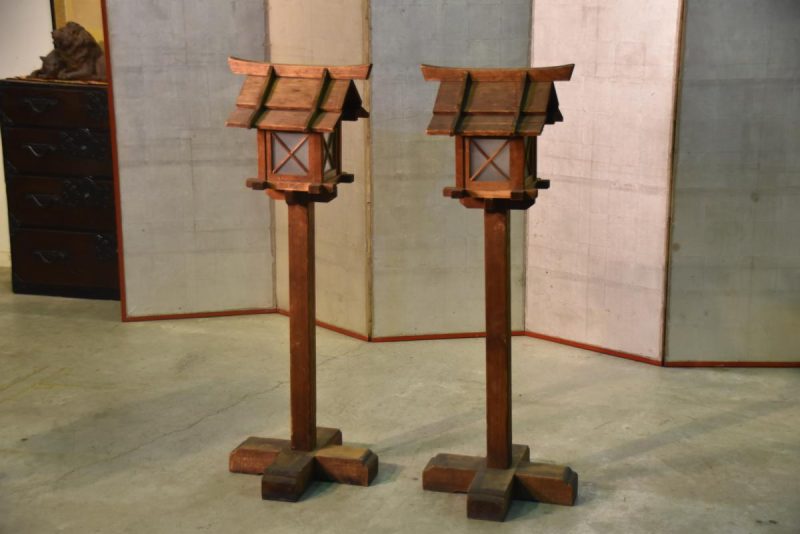 Pair of Japanese Wooden Lanterns on hold - Image 14