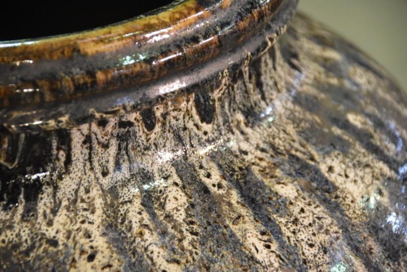 Large Shigaraki Pottery Urn (Tsubo) - Image 5