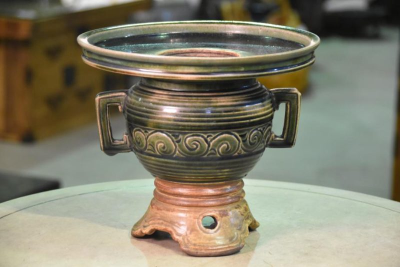 Oribe Pottery Usubata Vase - Image 2