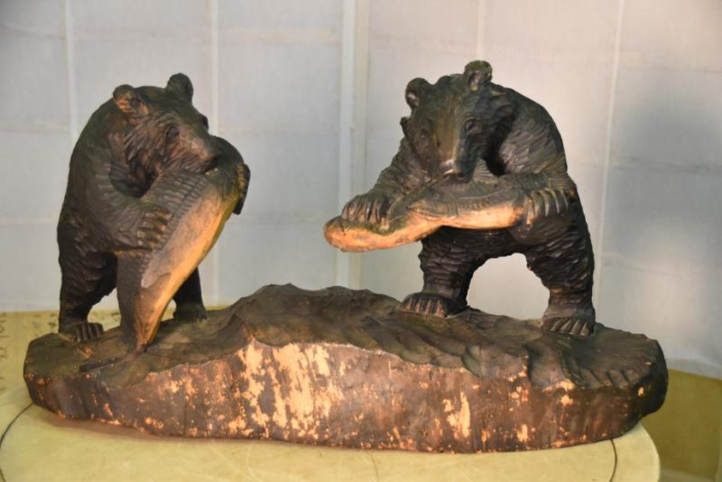 Hokkaido Carved Bears - Image 10