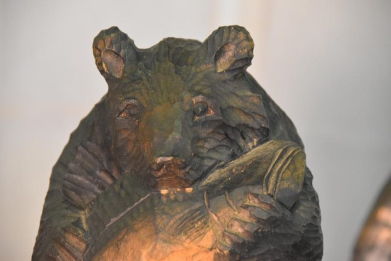 Hokkaido Carved Bears - Image 8