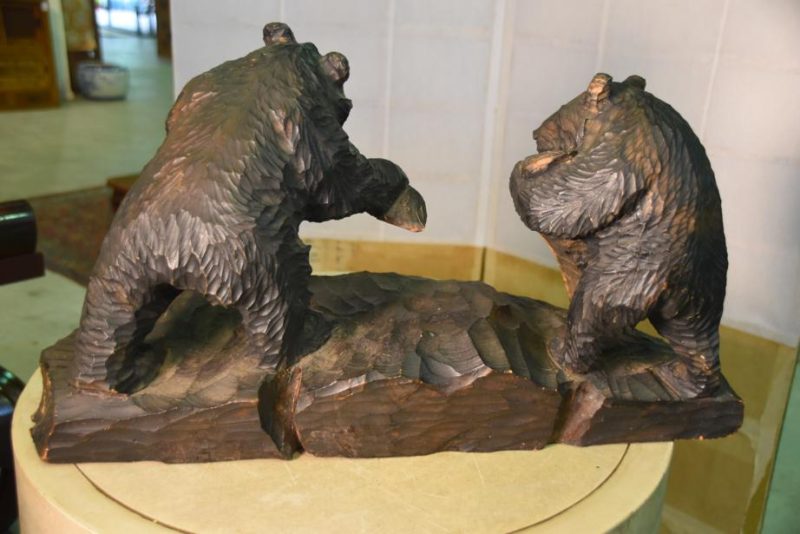Hokkaido Carved Bears - Image 5