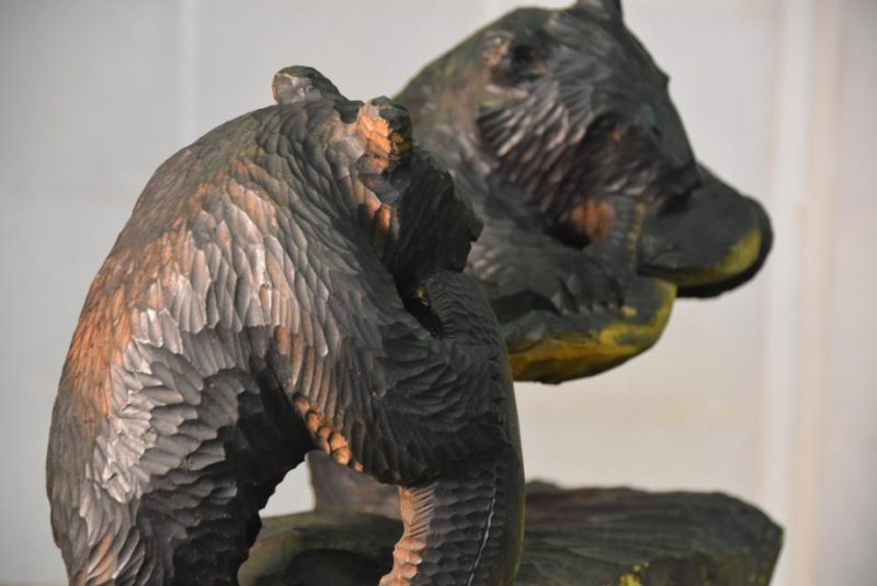 Hokkaido Carved Bears - Image 4