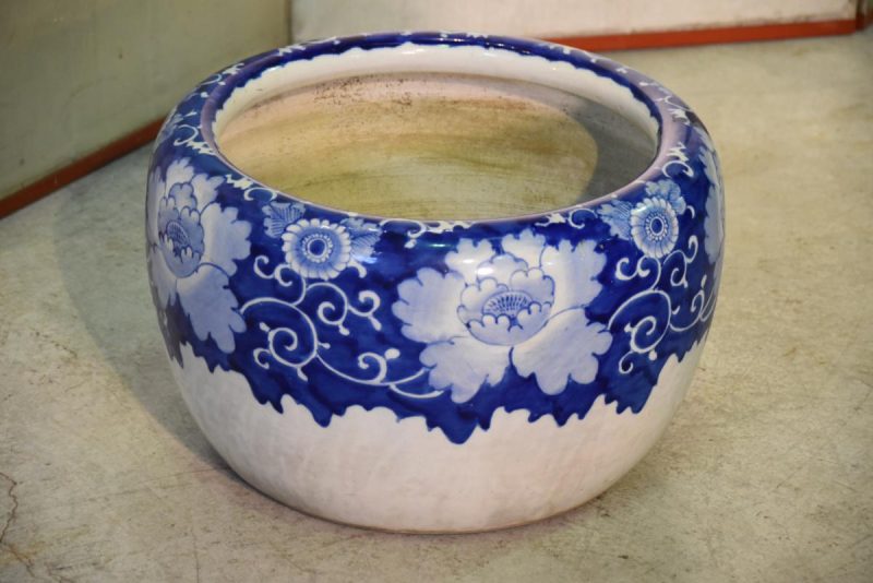 Japanese Blue and White Lotus Pot - Image 8