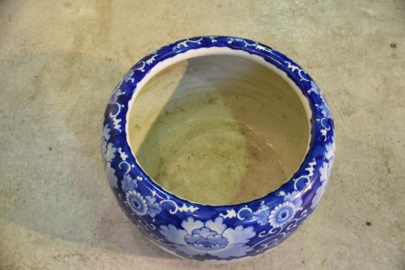Japanese Blue and White Lotus Pot - Image 5