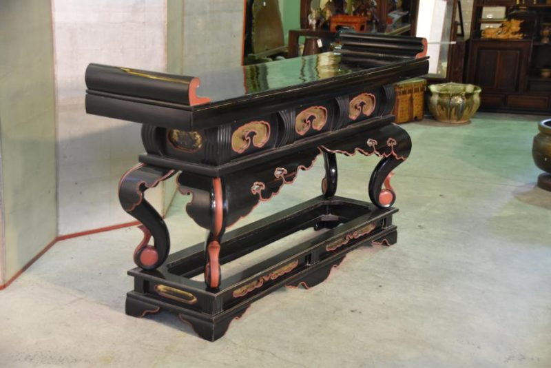Japanese Antique Black and Red Lacquered Altar Table - Image 5