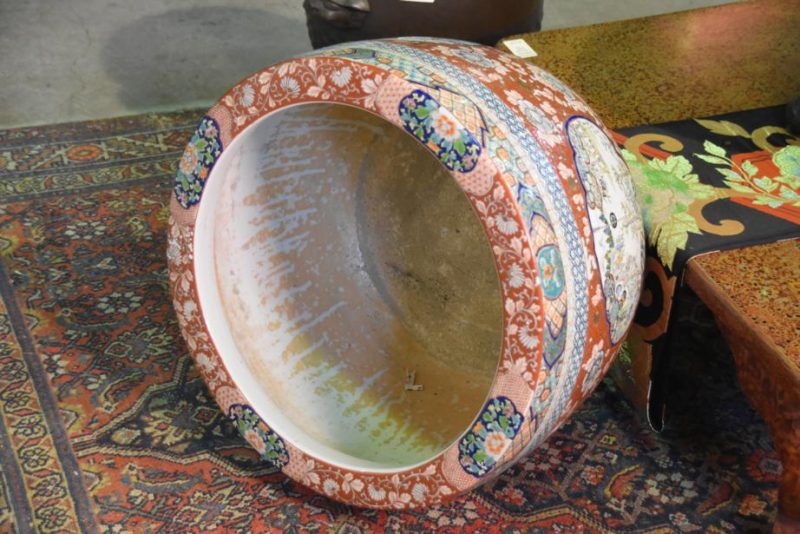 Large Japanese Ceramic Imari Style Hibachi (Brazier) - Image 7