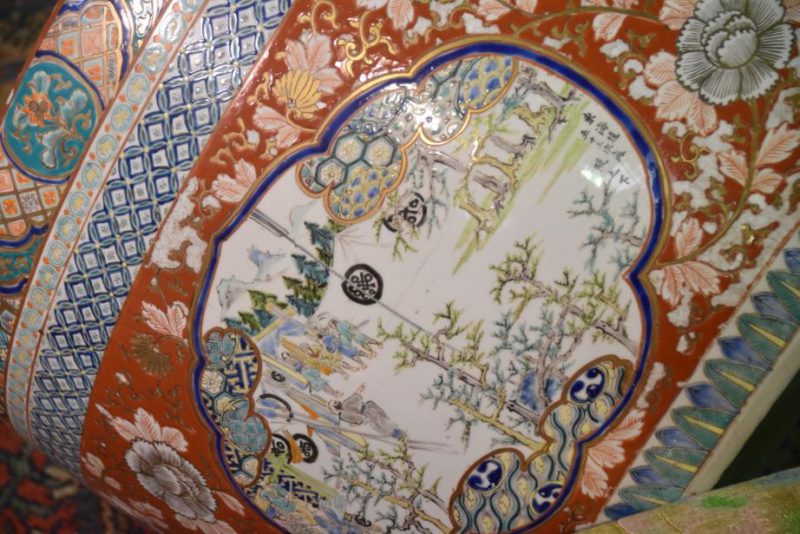 Large Japanese Ceramic Imari Style Hibachi (Brazier) - Image 5