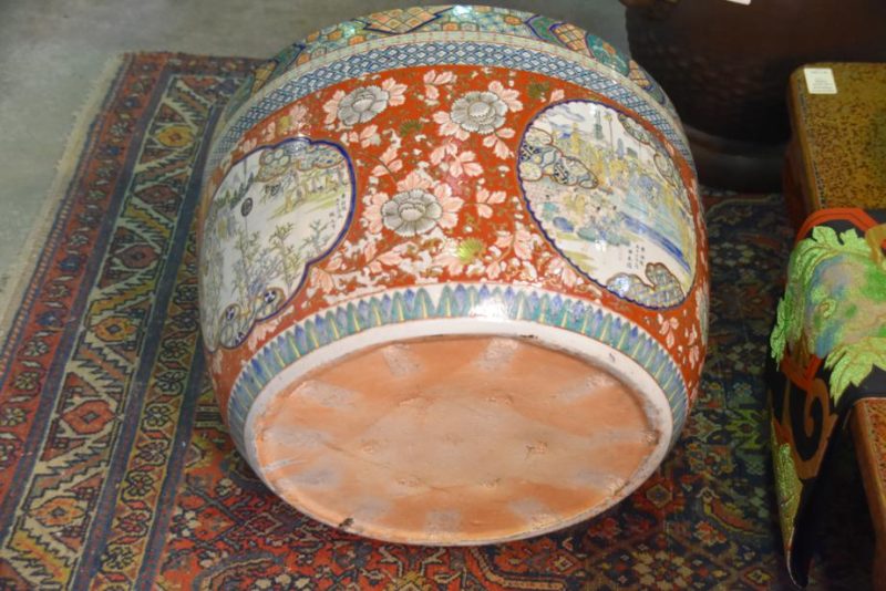 Large Japanese Ceramic Imari Style Hibachi (Brazier) - Image 4