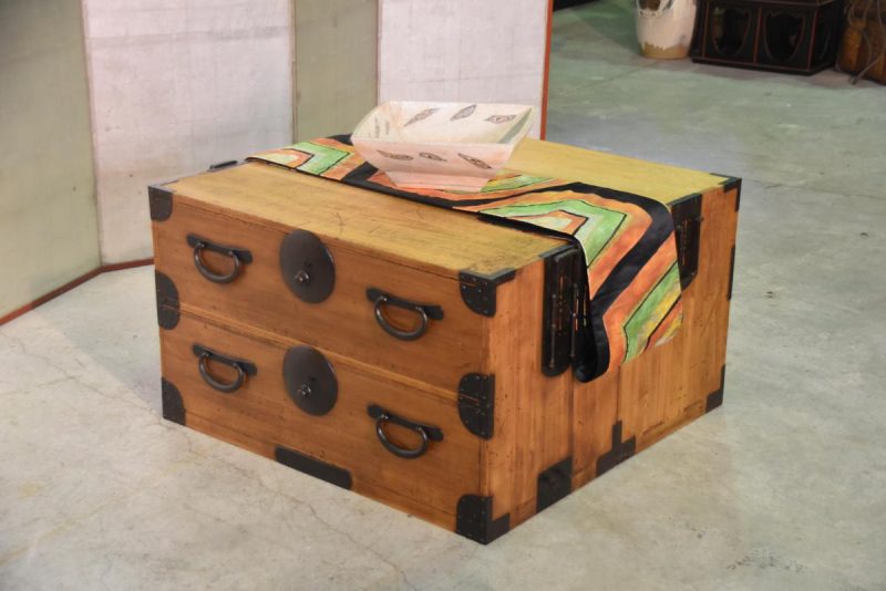 Antique Japanese 4 drawer clothing chest (2 sections) - Image 12