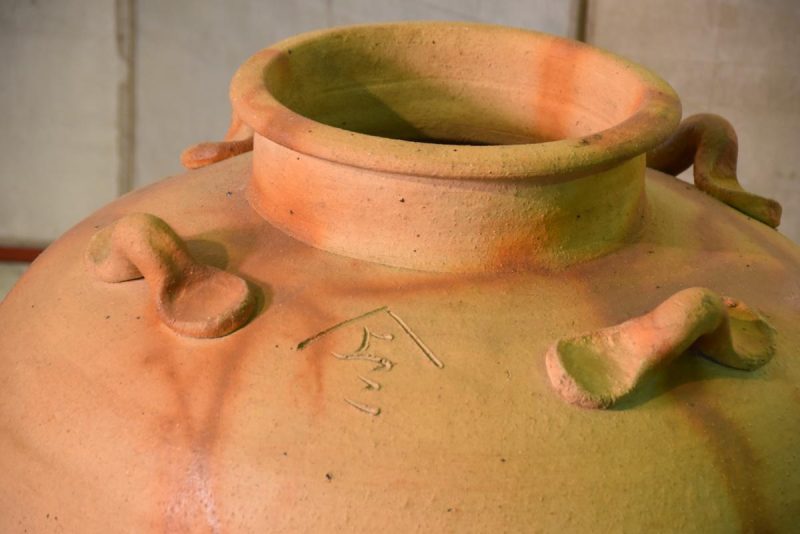 A Large Bizen Pottery Urn - Image 5