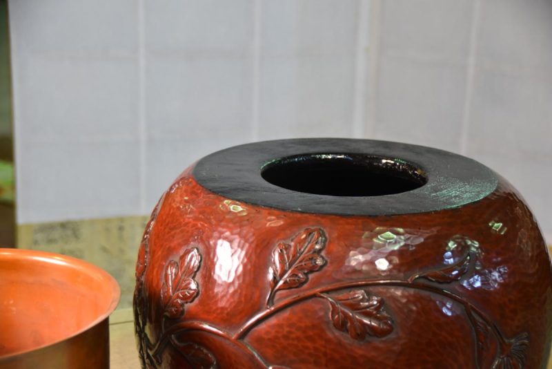 Japanese Kamakura Bori Wooden Hibachi - Image 5