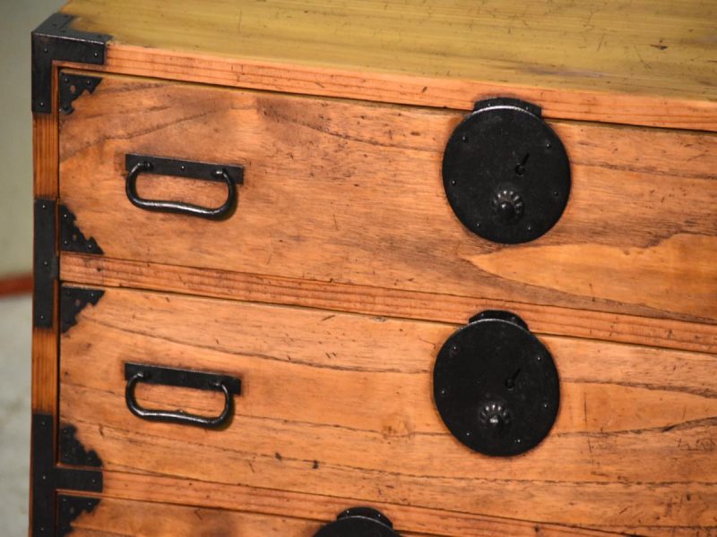 Small Antique Japanese Accessories Chest - Image 11