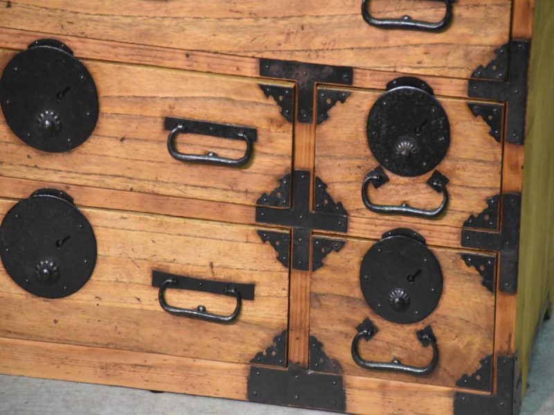 Small Antique Japanese Accessories Chest - Image 10