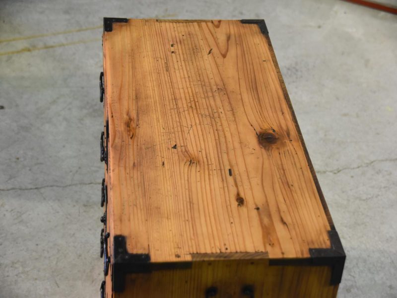 Small Antique Japanese Accessories Chest - Image 9