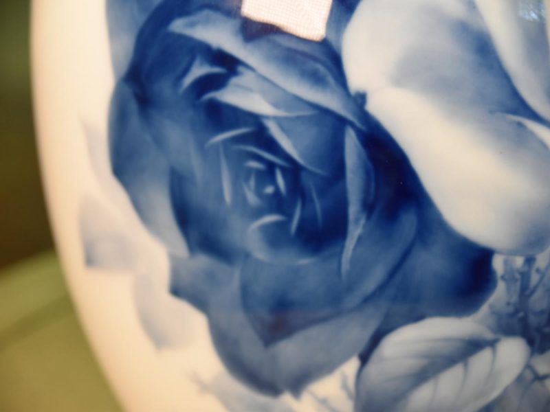 Noritake Okura Rose Vase - Image 2