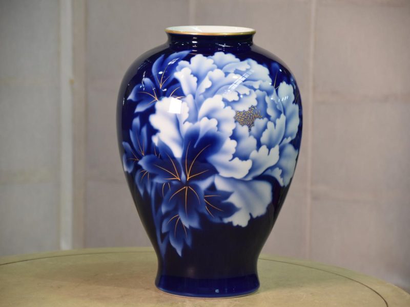 Royal Blue Fukugawa Pottery Vase