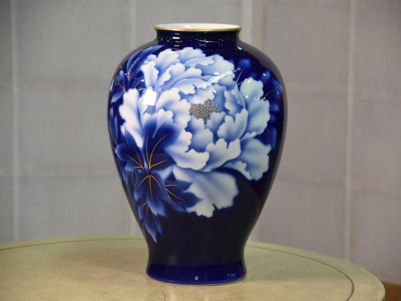 Royal Blue Fukugawa Pottery Vase - Image 2