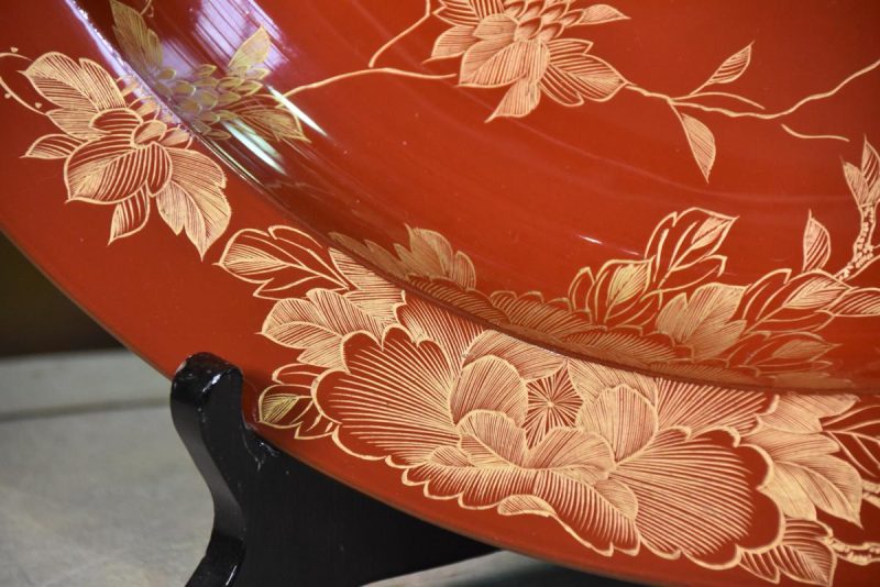 Japanese Red Lacquerware Plate Decorated with Komori (Bats) - Image 11