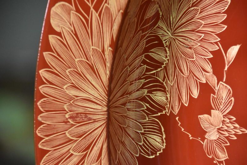 Japanese Red Lacquerware Plate Decorated with Komori (Bats) - Image 9
