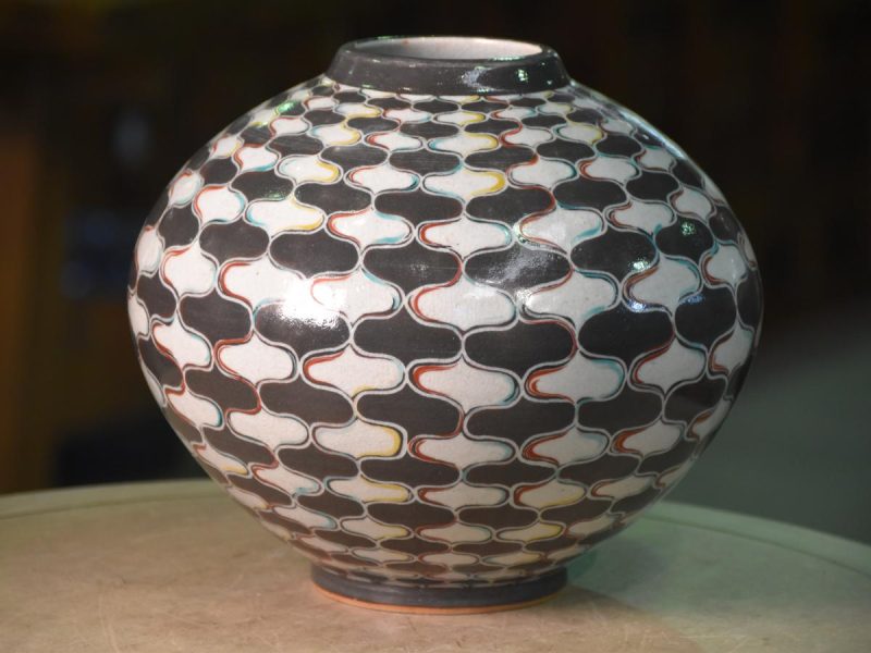 Japanese 20th Century Pottery Vase - Image 2