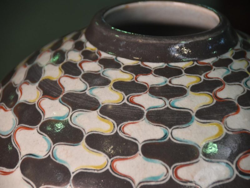 Japanese 20th Century Pottery Vase - Image 7